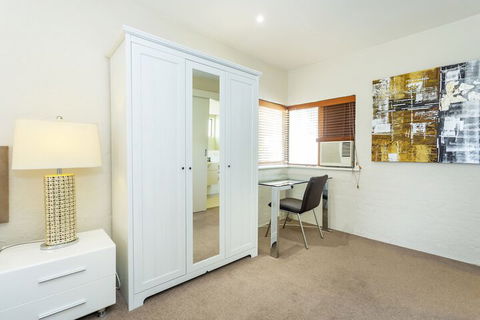 Como Mezzanine Retreat - Queensland Tourism 1