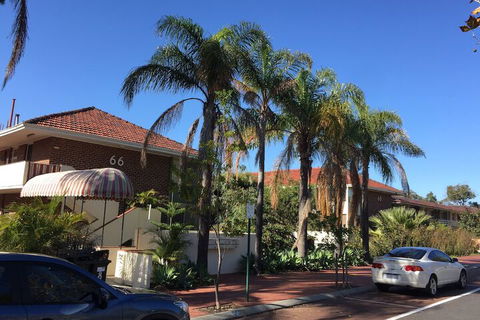 B6 Cafes & Restaurants Close To UWA - QLD Tourism 5