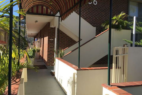 B6 Cafes & Restaurants Close To UWA - QLD Tourism 2