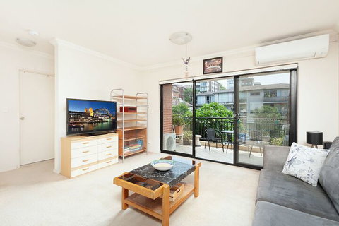 Comfy Coogee 1 Bedroom Hideaway - QLD Tourism 4