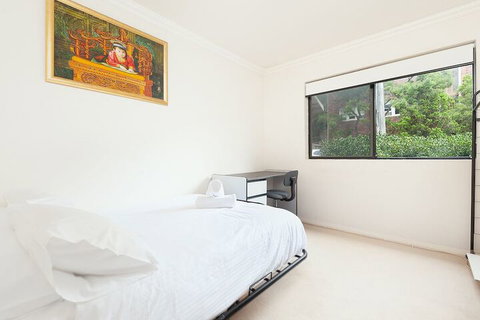 Comfy Coogee 1 Bedroom Hideaway - QLD Tourism 1