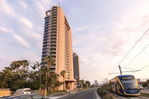 Oaks Gold Coast Hotel - Queensland Tourism 3