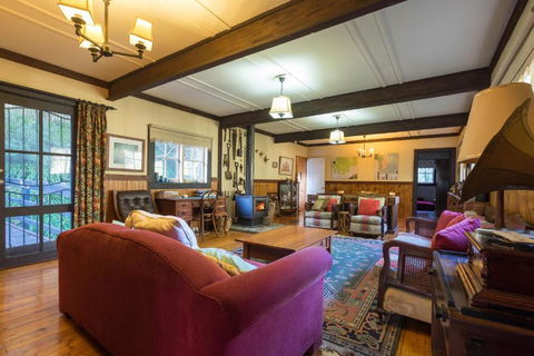 Walhalla Coach House - Queensland Tourism 6