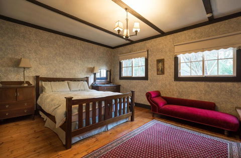 Walhalla Coach House - Queensland Tourism 5