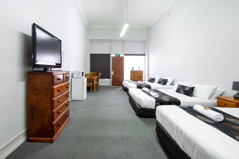 City Centre Motel Hotel - Queensland Tourism 5