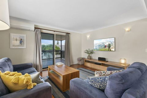 Sundance Pet Friendly Beach House In Peregian! 59 Lorikeet Drive - Queensland Tourism 2