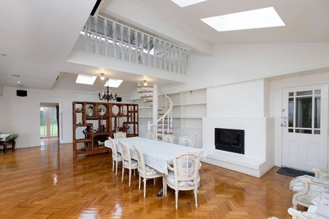 Classic 5 Beds Mt Dandenong Resort - QLD Tourism 5