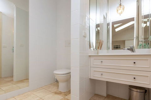 Classic 5 Beds Mt Dandenong Resort - QLD Tourism 2
