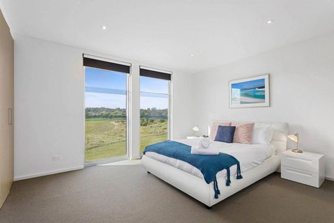 DREW Golfers Delight Close To St. Andrews Beach - QLD Tourism 1