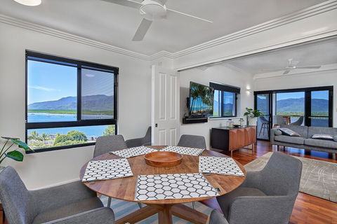 Belle Escapes Luxury Penthouse With Ocean Views - QLD Tourism 5