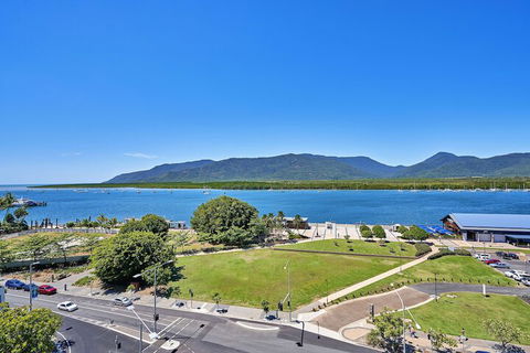 Belle Escapes Luxury Penthouse With Ocean Views - QLD Tourism 1