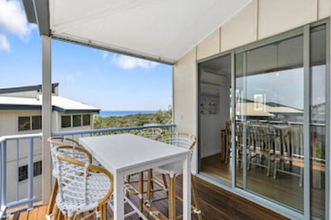Stunning Beach Front Villa At Castaway Cove - Queensland Tourism 0