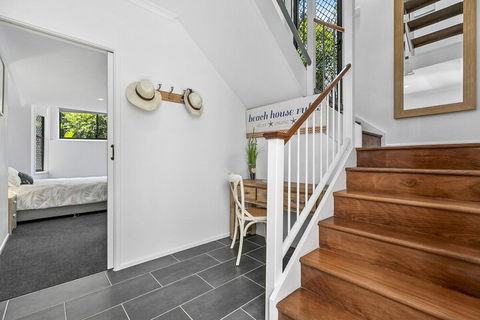 Stunning Beach Front Villa At Castaway Cove - Queensland Tourism 5