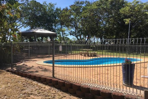 Hillview Motel - QLD Tourism 7