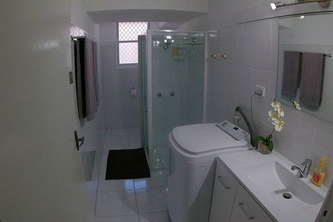 2 Bedroom Condo In Surfers Centre - QLD Tourism 6
