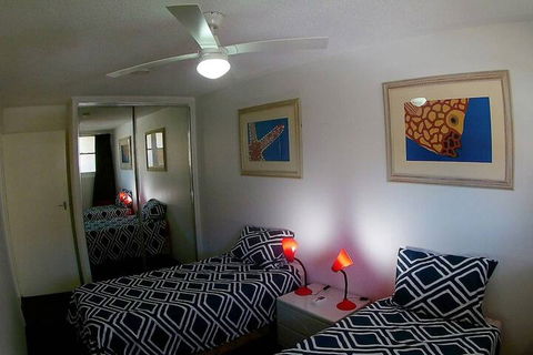 2 Bedroom Condo In Surfers Centre - QLD Tourism 3