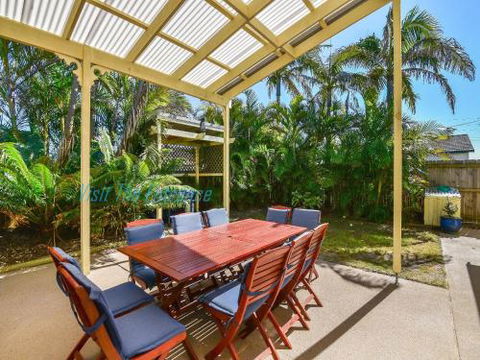 Gone To The Beach House - QLD Tourism 0