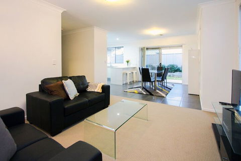 Douro Place - Queensland Tourism 3