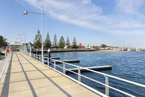 Riviera Beach Resort - QLD Tourism 7