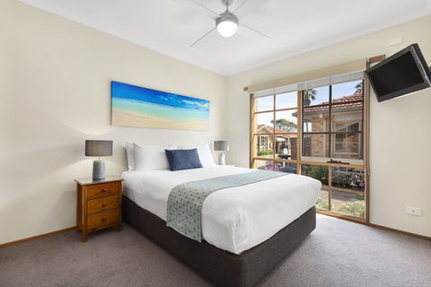 Riviera Beach Resort - QLD Tourism 2