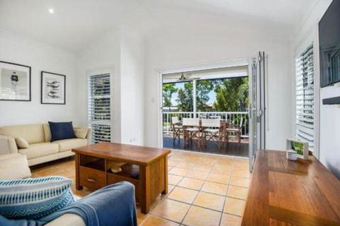 Live It Up On The River Noosaville - QLD Tourism 3