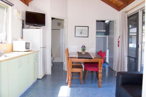 Gardens Caravan Park - Queensland Tourism 1