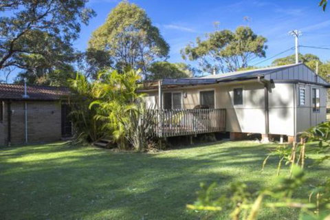 MOLLYMOOK BEACH COTTAGE - QLD Tourism 6