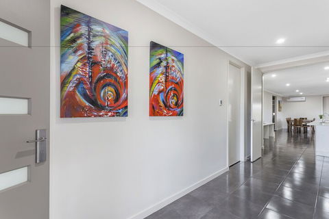 Point Cook Villas - Queensland Tourism 3