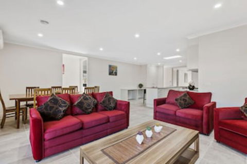 Point Cook Villas - Queensland Tourism 0
