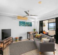Chic City Apartment w Waterfront Views - QLD Tourism