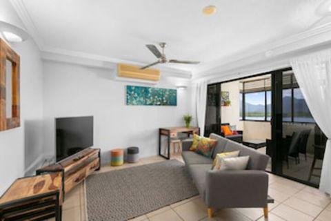 Chic City Apartment W Waterfront Views - QLD Tourism 0