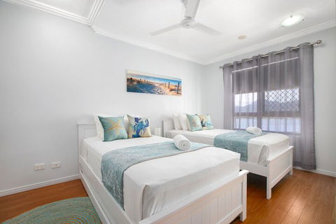 Chic City Apartment W Waterfront Views - QLD Tourism 3