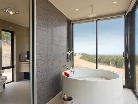 The McLaren Eye Holiday House - QLD Tourism 5