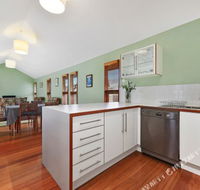 Family Friendly Weatherboard Cottage - QLD Tourism