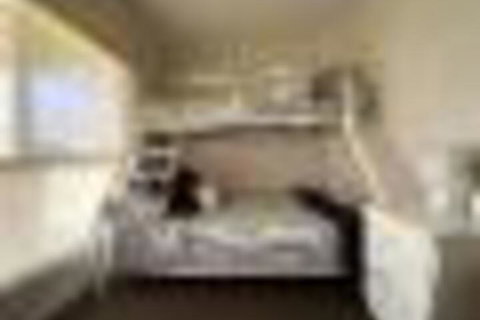 Boomer Beach Escape - QLD Tourism 4