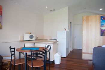 15 Korora Palms 1 Bedroom Bure - Queensland Tourism 3