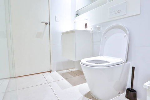 South Yarra Claremont Apartment - QLD Tourism 7