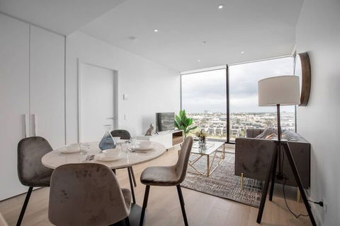 Delightful 2BR Riverview@docklands - Queensland Tourism 6