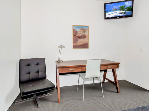 Privately Owned Hotel Room By Cairns Marina 222 - QLD Tourism 5