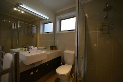 Skyline Best Executive Bendigo CBD Accommodation 2020 21 - Queensland Tourism 4