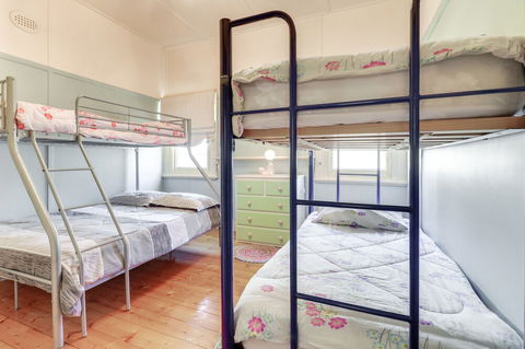 Beacon Cottage - QLD Tourism 3