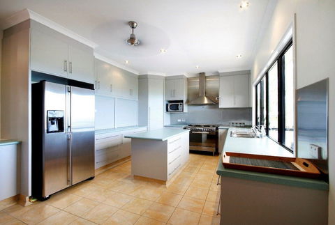 Hideaway Retreat Beach House With Pool - QLD Tourism 3