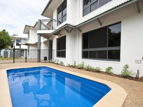 Woodville Beach Townhouse 6 - QLD Tourism 2