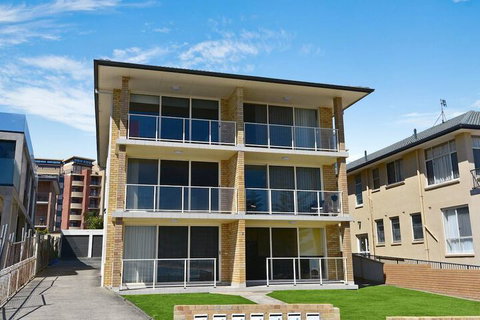 Waterviews On Marine Parade - QLD Tourism 2