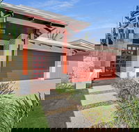Adelong - QLD Tourism
