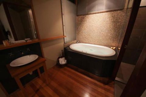 Indulge At Hepburn - Queensland Tourism 0
