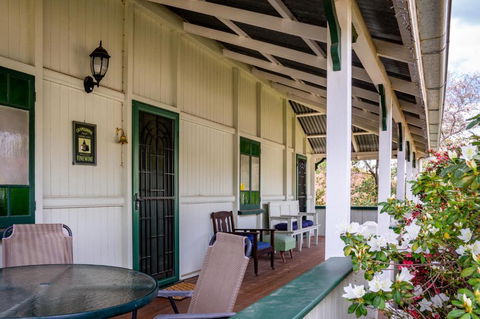Dillons Cottage - QLD Tourism 5