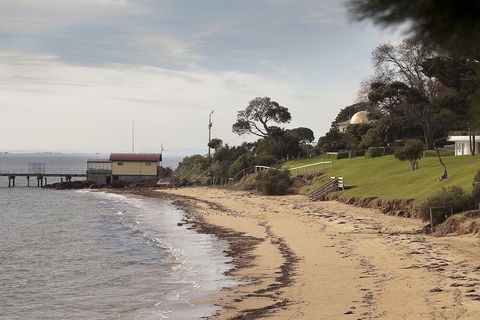La Mer Sea View Apartment - QLD Tourism 3