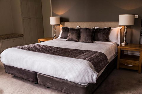 Simmers Serviced Apartments - Queensland Tourism 5