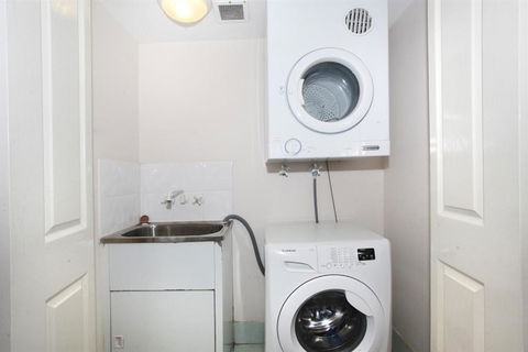 Unit 5 Phoenix Apartments 1736 David Low Way Coolum Beach LINEN INCLUDED 500 Bond - Queensland Tourism 5
